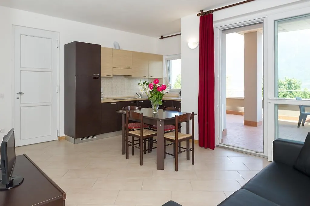 Residence Le Azalee & Spa Vercana