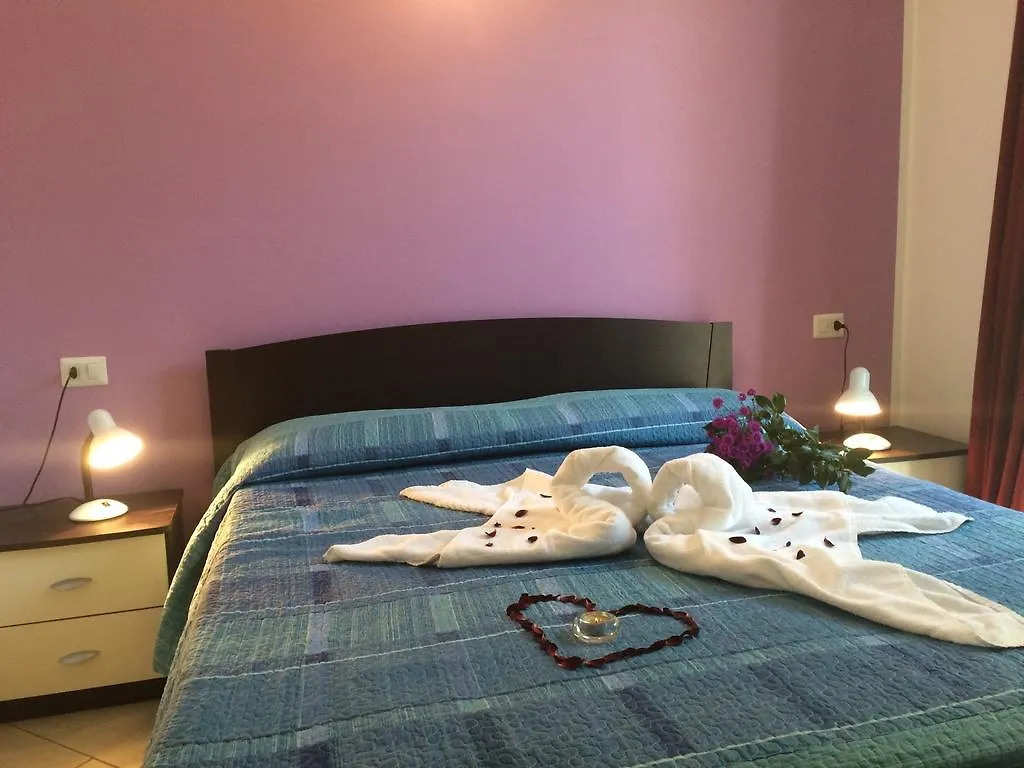 Apartment Residence Le Azalee & Spa Vercana