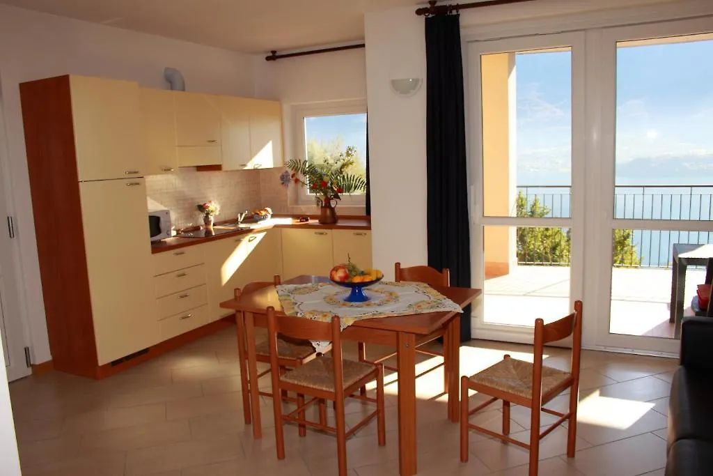 Apartment Residence Le Azalee & Spa Vercana Italy